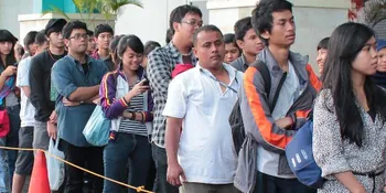 Anak SD Berburu Tiket Paramore
