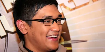 Ketahuan, Afgan 'Dihukum' Nyanyi di Depan Kelas