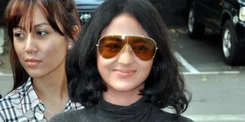 Foto Syur  Direkayasa, Dewi Perssik Kesal