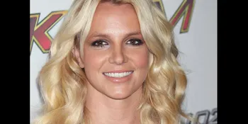 Britney Spears - Pacar Akhiri Hubungan Profesional