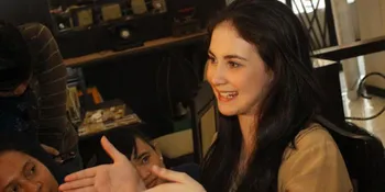 Arumi Bachsin Kembali ke Kampus dan Entertainment