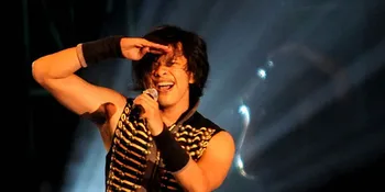 Gigi Reuni di Konser 17 Tahun