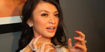 Usai Ciuman, Donita Kehilangan Dialog