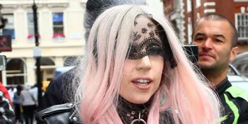 Wah, Lady GaGa Promosi Makanan Bayi!