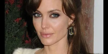 'CLEOPATRA' Takkan Seksi di Tangan Angelina Jolie