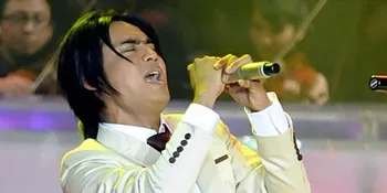 Bawakan 'Saat Terakhir', Charly ST12 Menangis