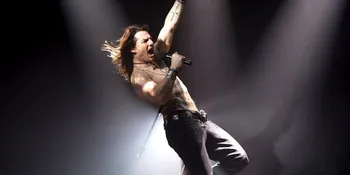 Tom Cruise Tampil Nge-Rock!
