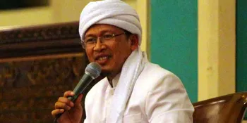 Ditanya Soal Cerai, Aa Gym Hanya Tersenyum