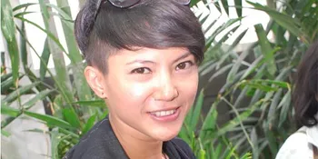 Poppy Sovia Koleksi Tato