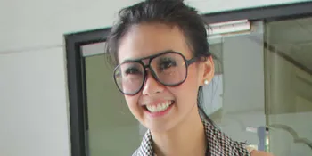 Sandra Angelia Jaga Romantisme di Keluarga