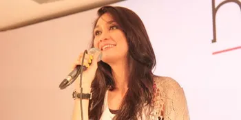 Luna Maya Kurang PD Nyanyi Solo