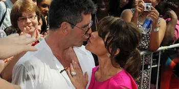 Simon Cowell - Paula Abdul Digoda Hantu