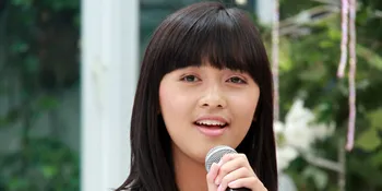 Putri Ayu Habiskan Waktu Dengan Belajar