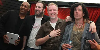 Spin Doctors, Si Tua-Tua Keladi