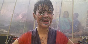 Ultah Ke-25, Astrid Tiar Babak Belur!