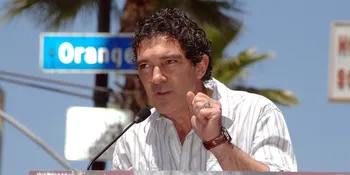 Nama Antonio Banderas Masuk Daftar Pemain 'HE LOVES ME'