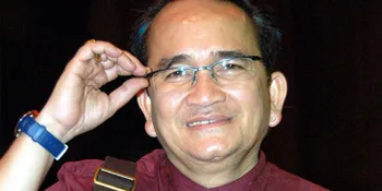 Takut Media, Ruhut Sitompul Nikah di Manado