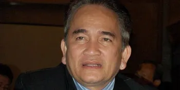 Istri Pertama Ruhut Sitompul Serahkan Bukti Tuntutan