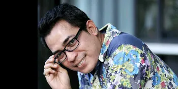Sikie Pikirkan Detail Kostum 3 Kembang