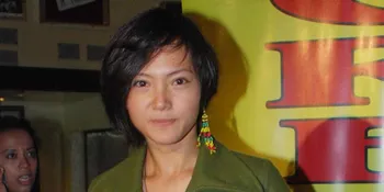 PoniLand Gaet Poppy Sovia Sebagai Vokalis