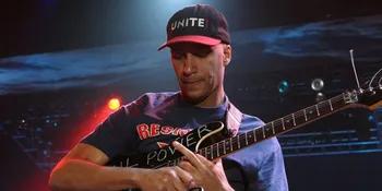 Gitaris Rage Against The Machine Bikin Komik