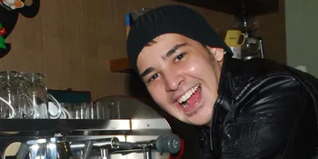 Riza Shahab Jadi Penyanyi?