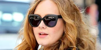 Album Adele Masih Tetap di Puncak Tangga