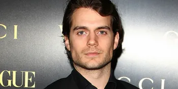 Kerja Keras Henry Cavill Dapat Tubuh Superman