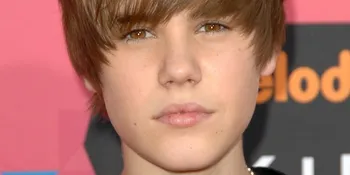 Bieber - Gomez Putus?