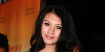 Donita Tak Ikuti Tren Busana Muslim