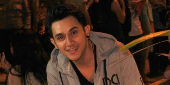 Vicky Nitinegoro Nonton Paramore Tanpa Tiket