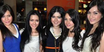 Tina Toon Bentuk Girlband Baru, Tina with D'Girls