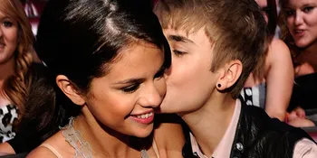 Selena Gomez Muak Sikap Childish Justin Bieber