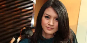 Donita Nikmati Masa-Masa Umroh