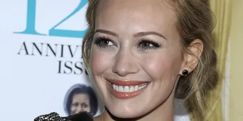 Hilary Duff Mundur Dari 'BONNIE & CLYDE'