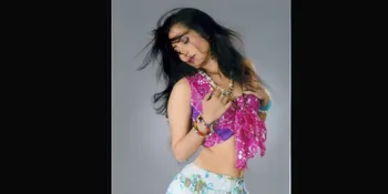 Dukung Anna Hazare, Salina Khan Rela Bugil