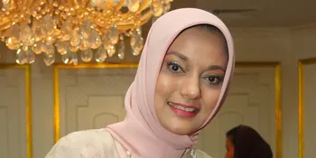 Marissa Haque Sowan ke Rumah Amien Rais