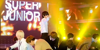 Super Junior Raih #MrSimple6thwin