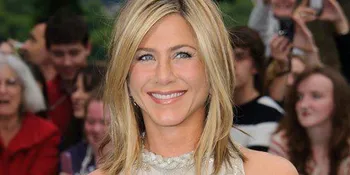 Jennifer Aniston Kontrak Rumah Kecil Bareng Pacar