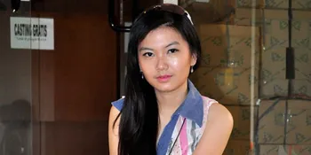 Demi Akting, Viola Wu Tunda Kuliah