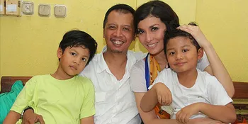 Liburan Arzetti Bilbina dan Keluarga di Lokasi Syuting
