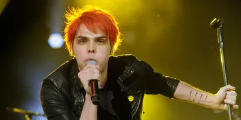 Drummer My Chemical Romance Tertangkap Basah Mencuri