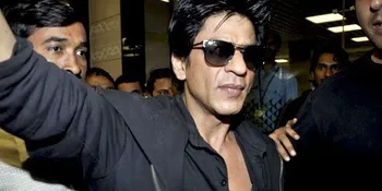 Muslim, Shahrukh Khan Juga Memuja Ganesha?