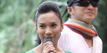 Shahnaz Haque: Ajarkan Anak Untuk Baca dan Menulis