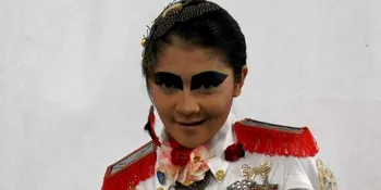 Indah Dewi Pertiwi: Fifty-Fifty Upbeat - Mellow