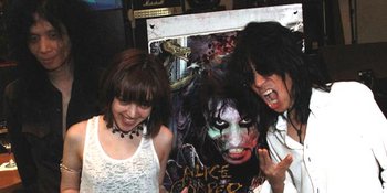 All Indonesian Rockstar Jadi Opening Act Alice Cooper