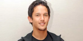 Irfan Bachdim Dua Kali Nonton 'TENDANGAN DARI LANGIT'