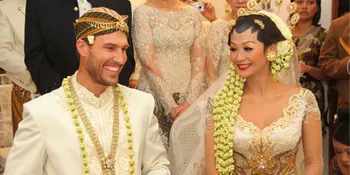 Indah Kalalo Pilih Adat Jawa Untuk Hormati Sang Ayah