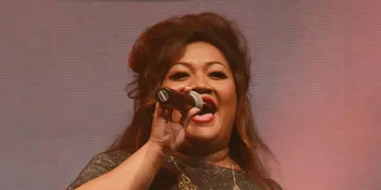 Tike Priatnakusumah Nyinden Pakai Lagu Amy Winehouse