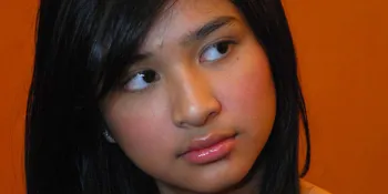 Mikha Tambayong Kacang Lupa Kulit?